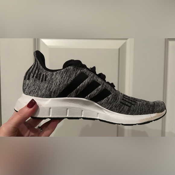 Big kids Adidas Swift Run 1.0 sneakers - Picture 3 of 7